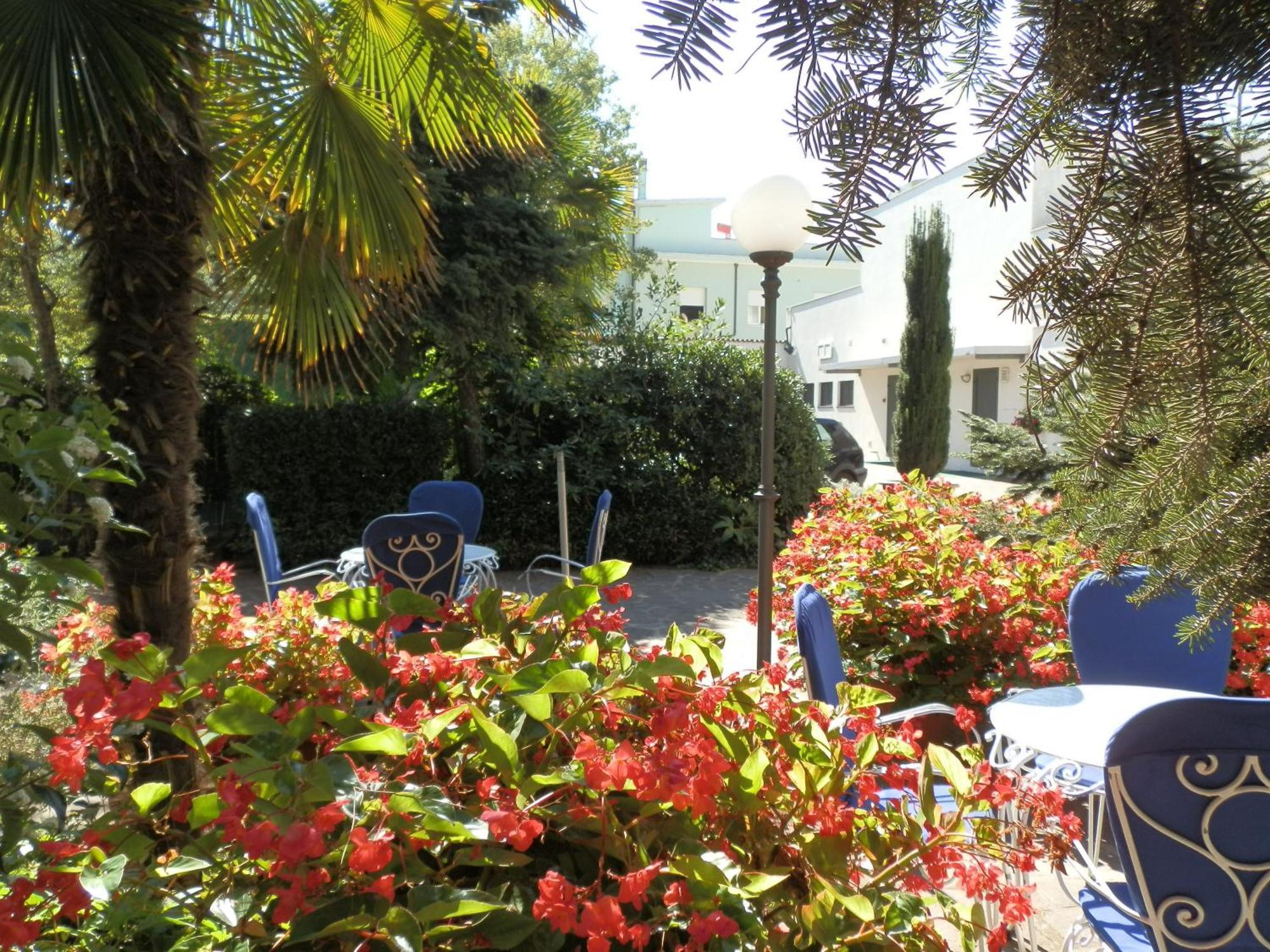 Hotel Nautic B&B Bellaria-Igea Marina Exterior photo