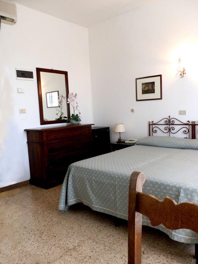 Hotel Nautic B&B Bellaria-Igea Marina Exterior photo