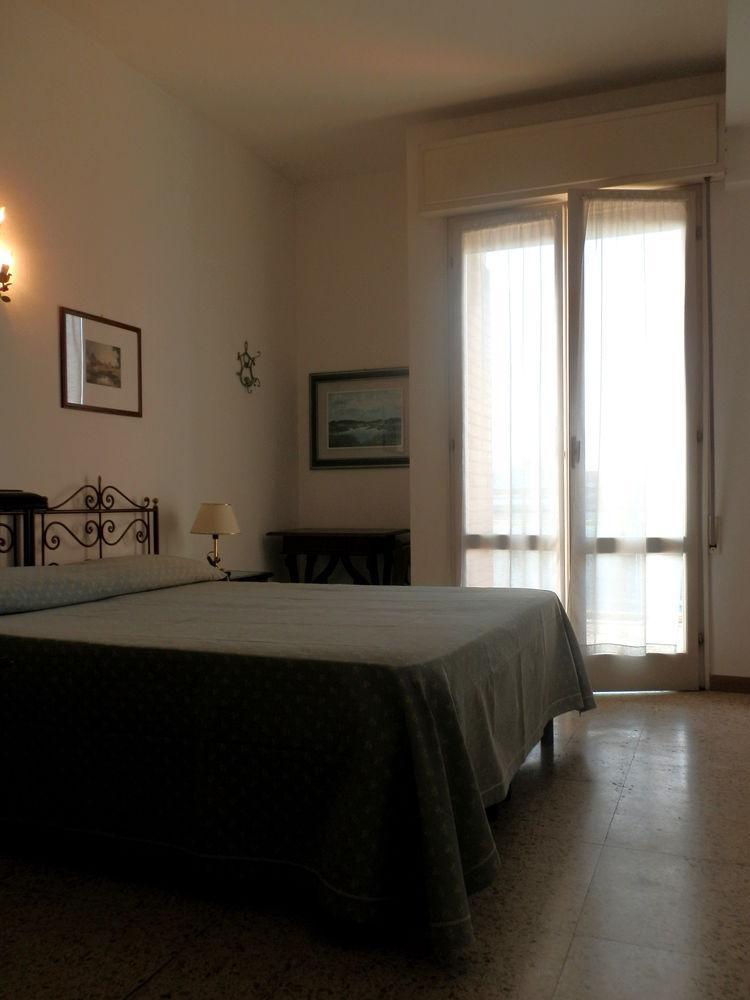 Hotel Nautic B&B Bellaria-Igea Marina Exterior photo