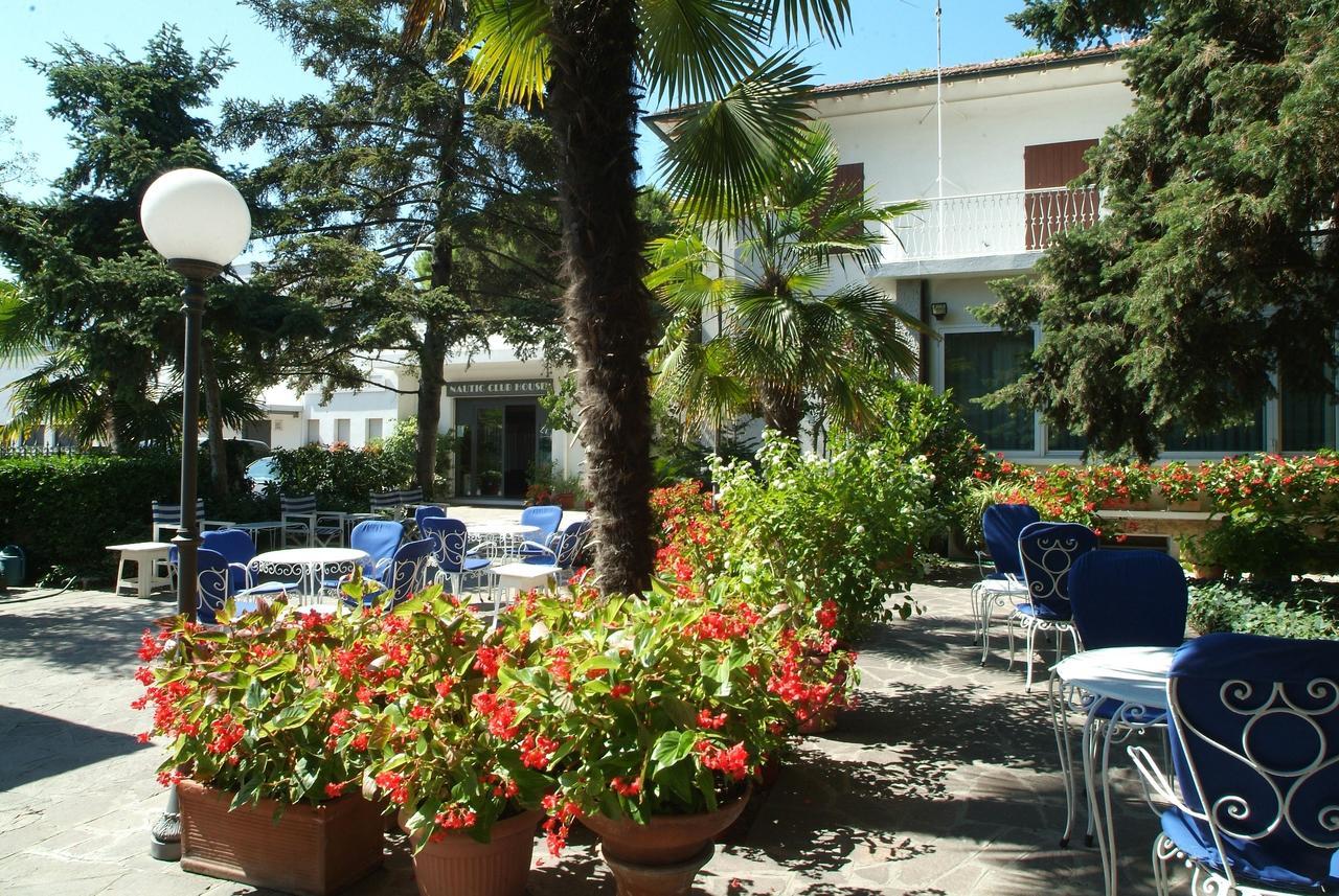 Hotel Nautic B&B Bellaria-Igea Marina Exterior photo