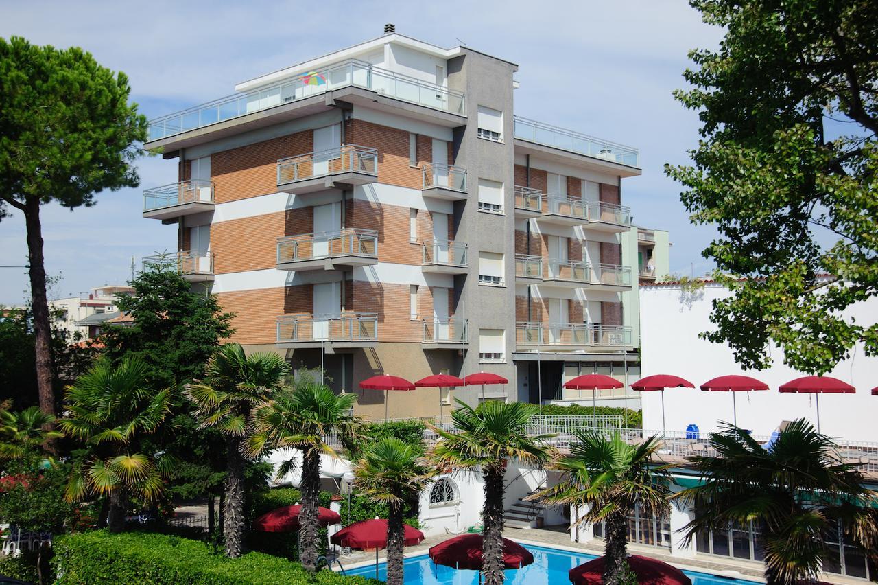 Hotel Nautic B&B Bellaria-Igea Marina Exterior photo