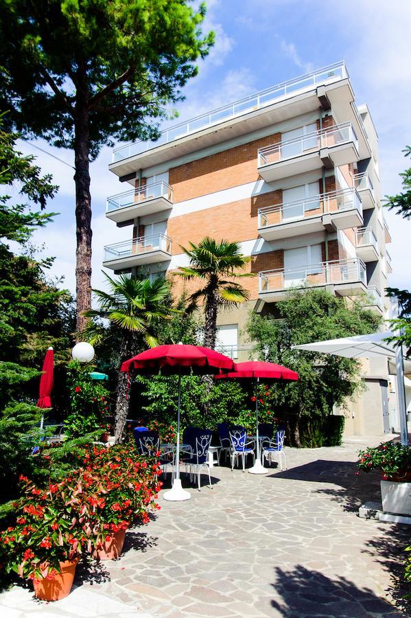 Hotel Nautic B&B Bellaria-Igea Marina Exterior photo